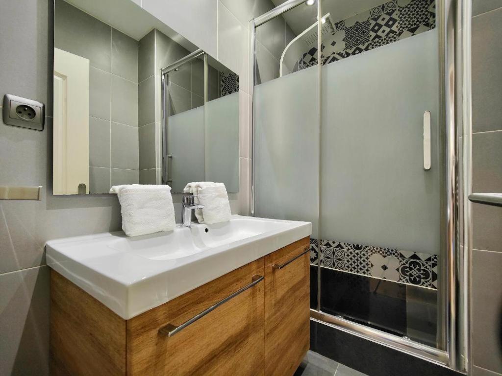 Cozy One Bedroom Apartment-City Center Ніцца Екстер'єр фото
